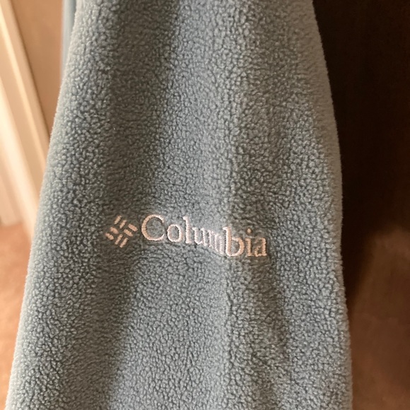 Columbia Women’s 1/4 Zip Fleece Pullover Sweater - Picture 2 of 4